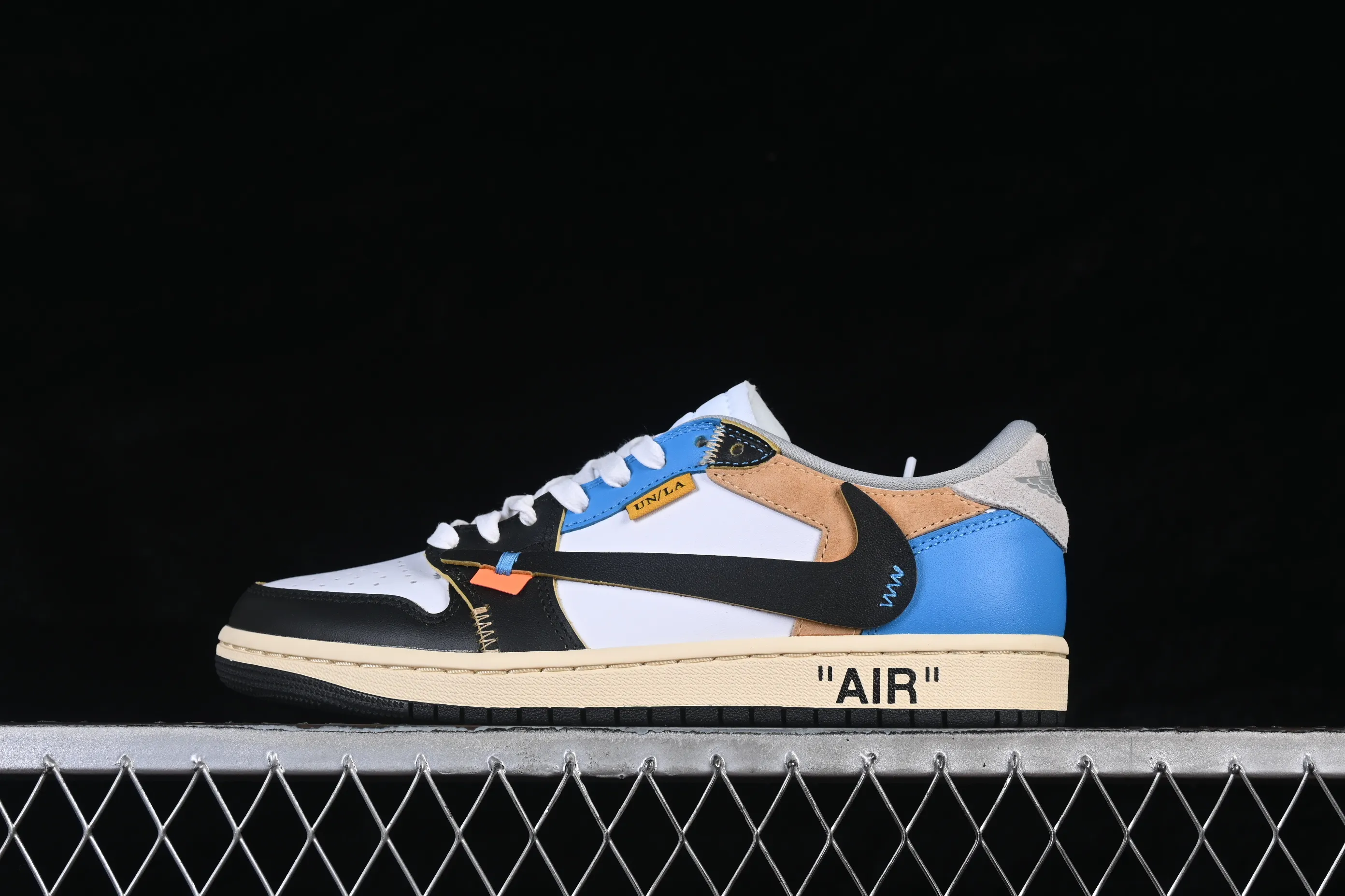 All Categories Air Jordan Jordan Series Basketball Shoes Air Jordan 1 Low Travis Scott x Air Jordan 1 Low OG AJ1 Joe 1 Joint Overhead XZ6868-006